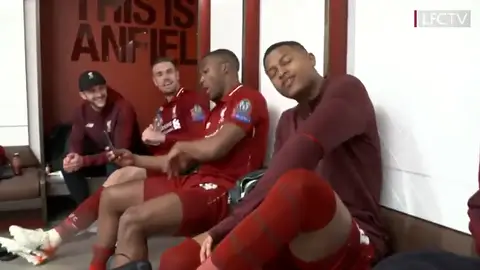 Así se vivió la histórica remontada ante el Barcelona en el vestuario del Liverpool: bailes y muchas sonrisas Así se vivió la histórica remontada ante el Barcelona en el vestuario del Liverpool: bailes y muchas sonrisas