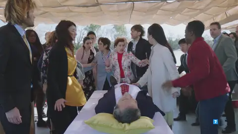 Pánico en 'Allí Abajo' por el señor Wan: "¡Tiene ébola!" Pánico en 'Allí Abajo' por el señor Wan: "¡Tiene ébola!"