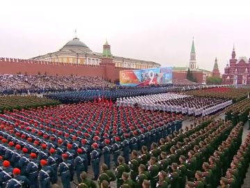 Putin preside el Desfile militar de la Victoria en la Plaza Roja Putin preside el Desfile militar de la Victoria en la Plaza Roja