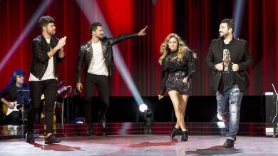 Las primeras Audiciones a ciegas de 'La Voz Senior': besos efusivos, historias de superación y cinco talents inauguran los equipos
