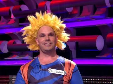 D.J.Gump, el Goku de '¡Ahora caigo!', muestra sus mágicos abdominales D.J.Gump, el Goku de '¡Ahora caigo!', muestra sus mágicos abdominales
