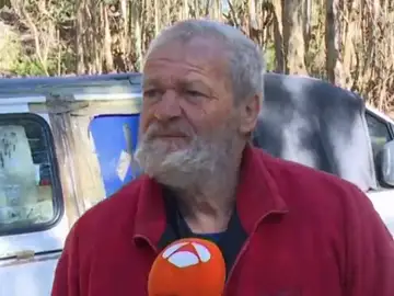 Viven en un coche porque no tienen recursos Viven en un coche porque no tienen recursos