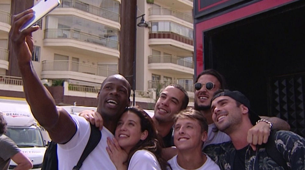 Los protagonistas de ‘Toy boy’ celebran el fin de rodaje