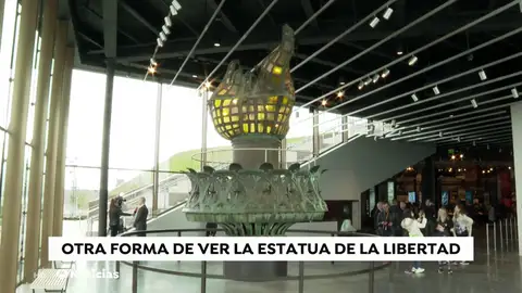 La antorcha original de de la Estatua de la Libertad vuelve a lucir en el primer museo sobre el monumento La antorcha original de de la Estatua de la Libertad vuelve a lucir en el primer museo sobre el monumento