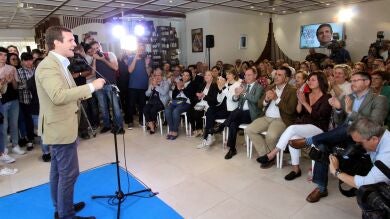 Casado prefiere que Ciudadanos se abstenga en la investidura de Sánchez para evitar nuevas elecciones