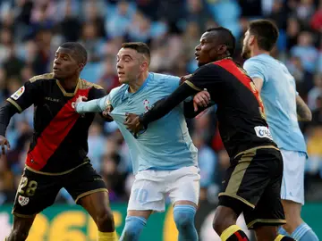 Aspas, ante Uche Agbo Aspas, ante Uche Agbo