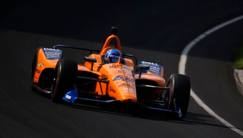 Fernando Alonso rueda en el óvalo de Indianápolis