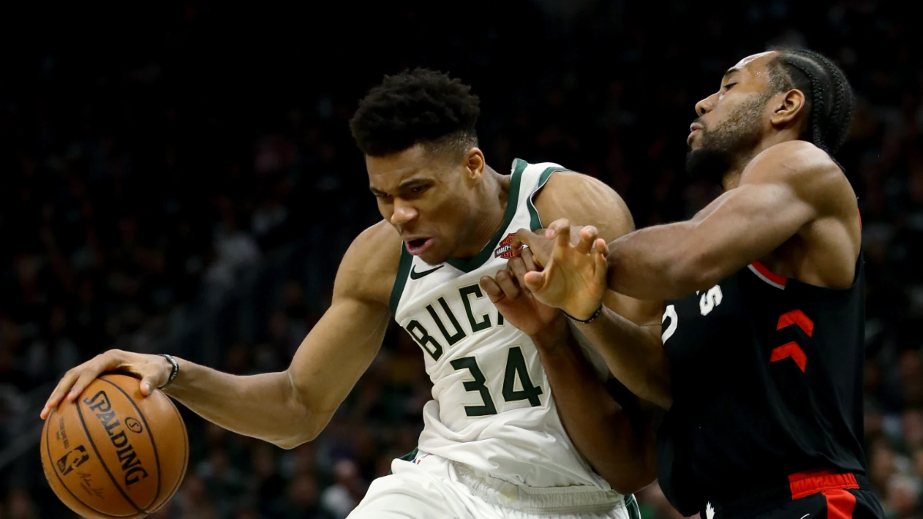 Antetokounmpo, ante Leonard Antetokounmpo, ante Leonard
