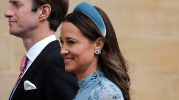 Pippa Middleton en la boda de Lady Gabriella Windsor Pippa Middleton en la boda de Lady Gabriella Windsor
