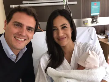 Albert Rivera visita a Begoña Villacís en el hospital Albert Rivera visita a Begoña Villacís en el hospital