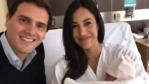 Albert Rivera visita a Begoña Villacís en el hospital Albert Rivera visita a Begoña Villacís en el hospital