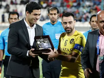 Xavi Hernández juega su último partido como futbolista profesional Xavi Hernández juega su último partido como futbolista profesional