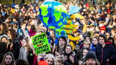 Jóvenes contra el cambio climático Jóvenes contra el cambio climático