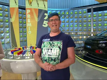 Jose, el concursante más peculiar de 'La ruleta de la suerte', deja fascinados a Jorge Fernández y Laura Moure Jose, el concursante más peculiar de 'La ruleta de la suerte', deja fascinados a Jorge Fernández y Laura Moure