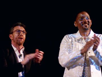 Will Smith y Pablo Motos protagonizan un cruce de declaraciones de amor durante la proyección mágica de un holograma 3D en 'El Hormiguero 3.0'