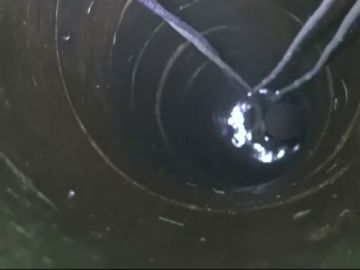 Una niña de cuatro años cae a un estrecho pozo de 40 centímetros de diámetro Una niña de cuatro años cae a un estrecho pozo de 40 centímetros de diámetro