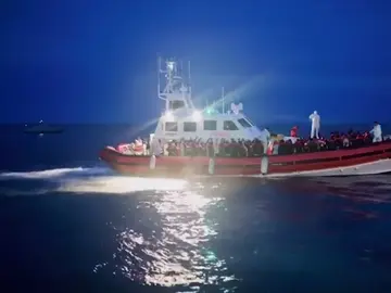 47 inmigrantes desembarcan en Italia pese a la prohibición de Salvini 47 inmigrantes desembarcan en Italia pese a la prohibición de Salvini