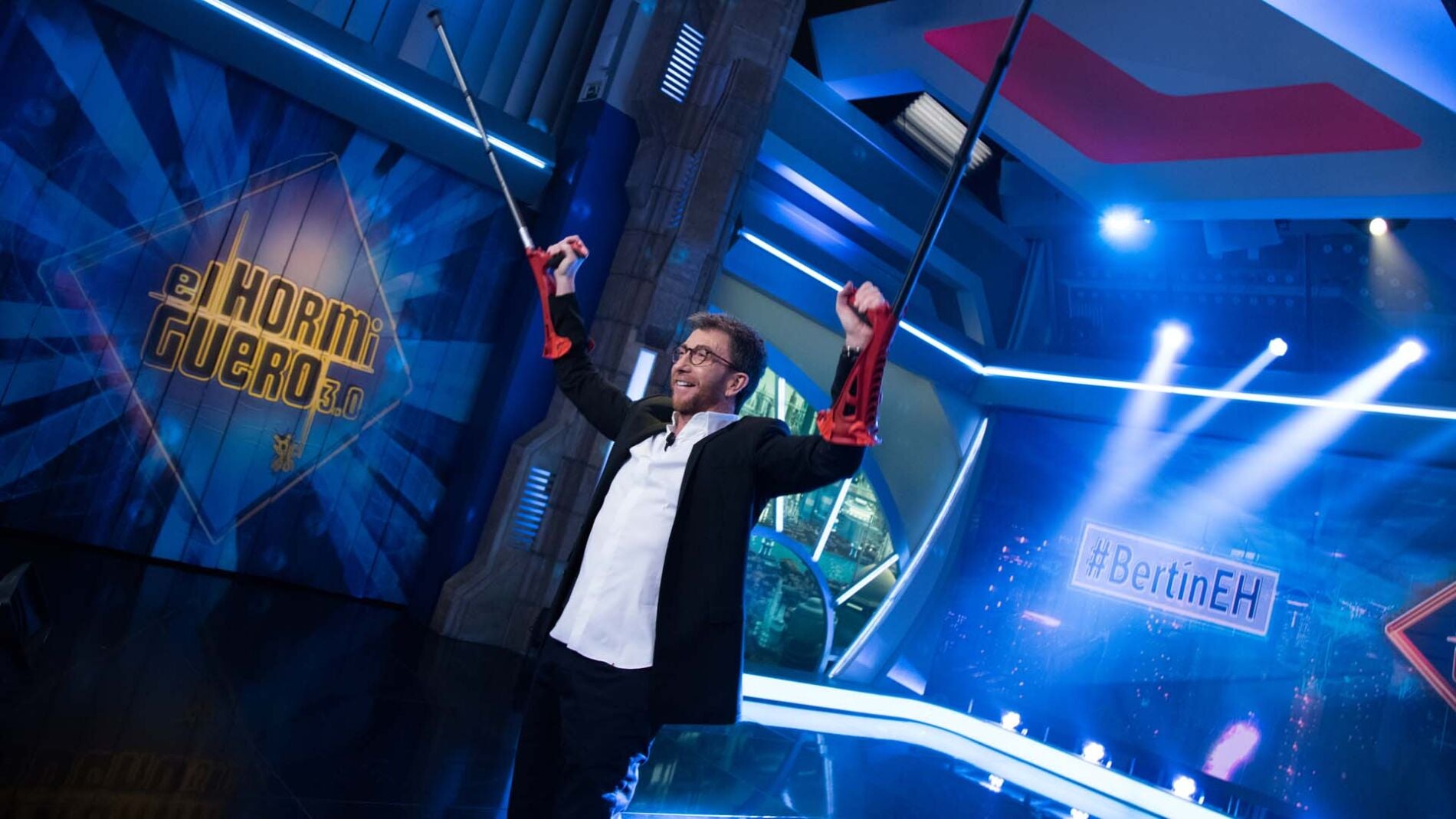 La original forma con la que Pablo Motos hace el baile de 'El Homiguero 3.0' tras ser operado de la rodilla