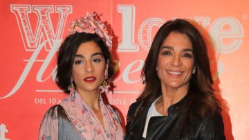 Raquel Bollo junto a su hija Alma Cortés Raquel Bollo junto a su hija Alma Cortés