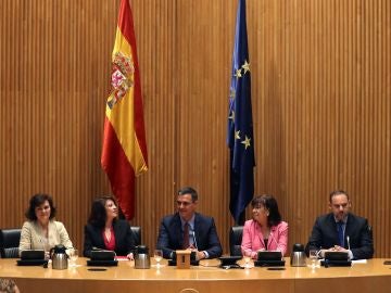 Sesión constitutiva de las nuevas Cortes Generales Sesión constitutiva de las nuevas Cortes Generales