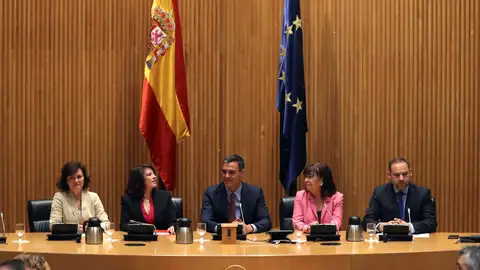 Sesión constitutiva de las nuevas Cortes Generales Sesión constitutiva de las nuevas Cortes Generales