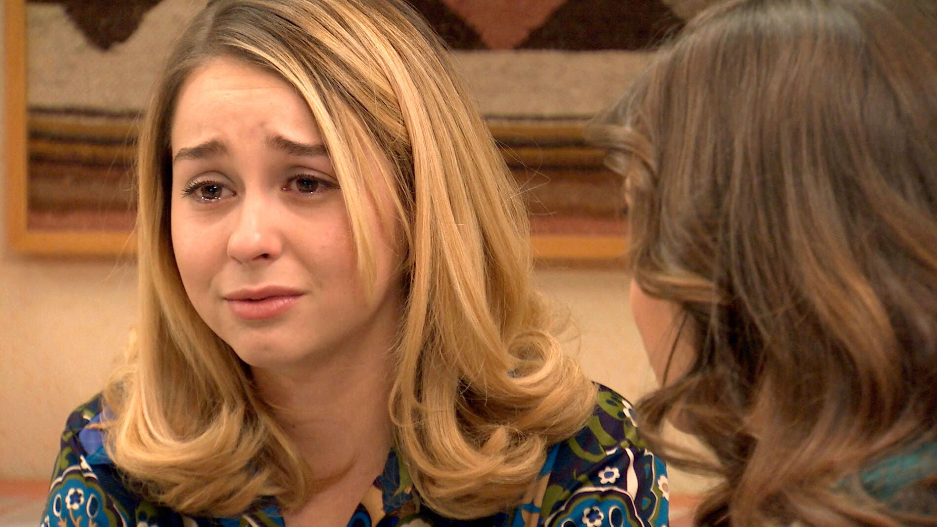 Luisita, muy preocupada por Amelia renuncia a su trabajo para cuidarla