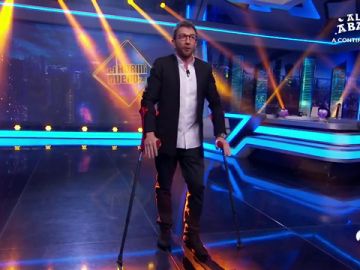 La original forma con la que Pablo Motos hace el baile de 'El Homiguero 3.0' tras ser operado de la rodilla La original forma con la que Pablo Motos hace el baile de 'El Homiguero 3.0' tras ser operado de la rodilla