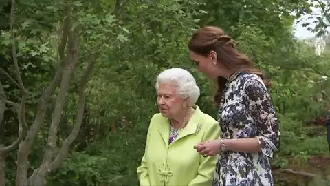 La Reina Isabel II invitada especial en los jardines de cuento de Kate Middleton La Reina Isabel II invitada especial en los jardines de cuento de Kate Middleton