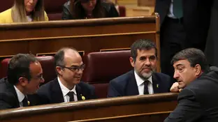 Rull, Turull y Jordi Sánchez hablan con Aitor Esteban Rull, Turull y Jordi Sánchez hablan con Aitor Esteban
