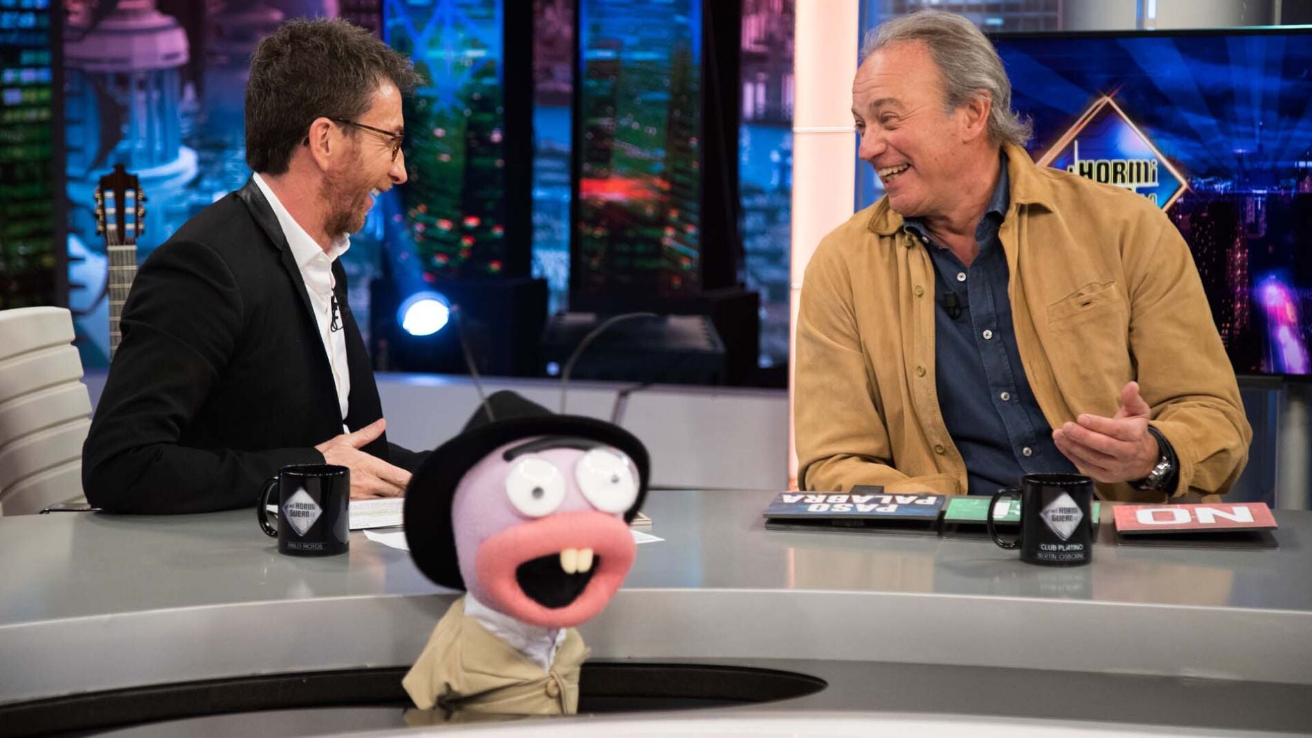 An&eacute;docta Bert&iacute;n Osborne con Mariano Rajoy