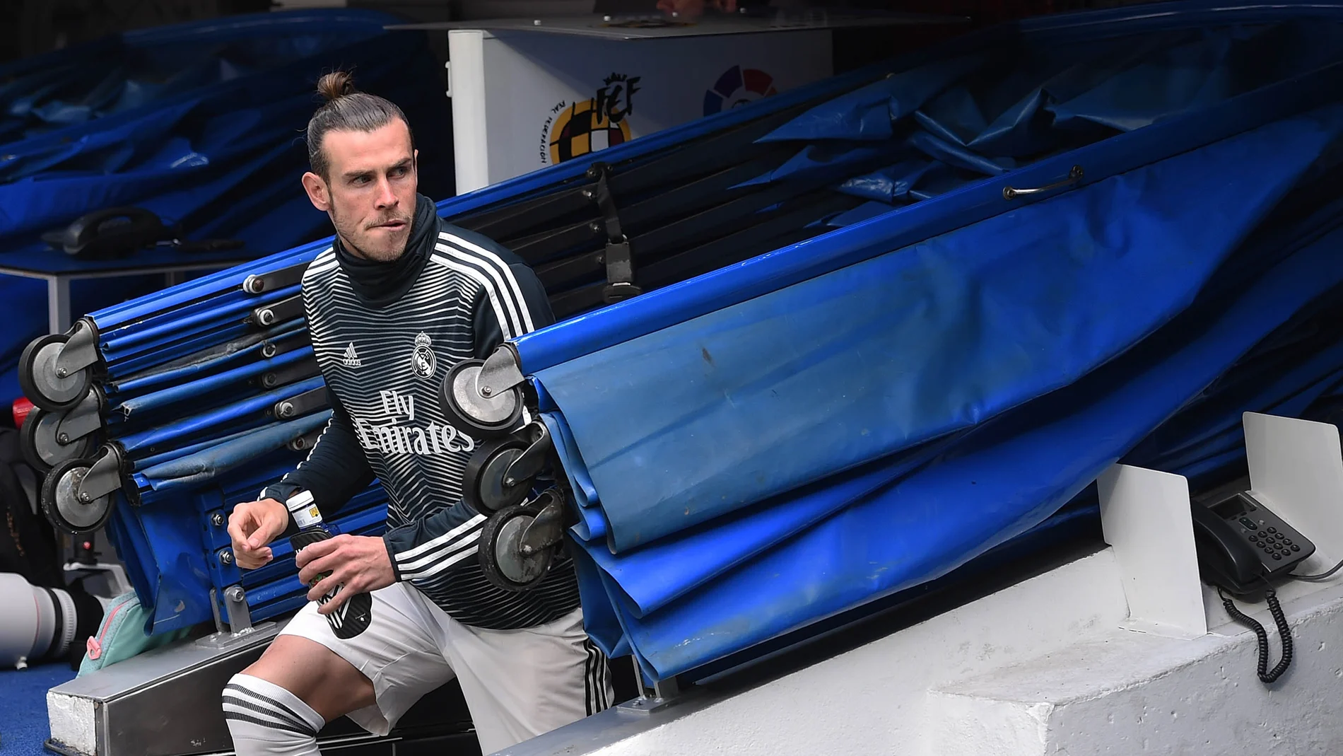 Gareth Bale sale del túnel de vestuarios Gareth Bale sale del túnel de vestuarios