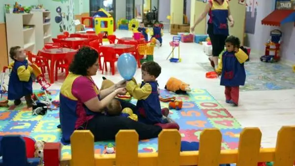 D&iacute;a Mundial de los Docentes 2020: Convocan un aplauso para los profesores por su trabajo durante el coronavirus hoy