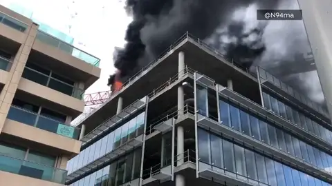 Gran incendio en un edificio en obras en Madrid Gran incendio en un edificio en obras en Madrid