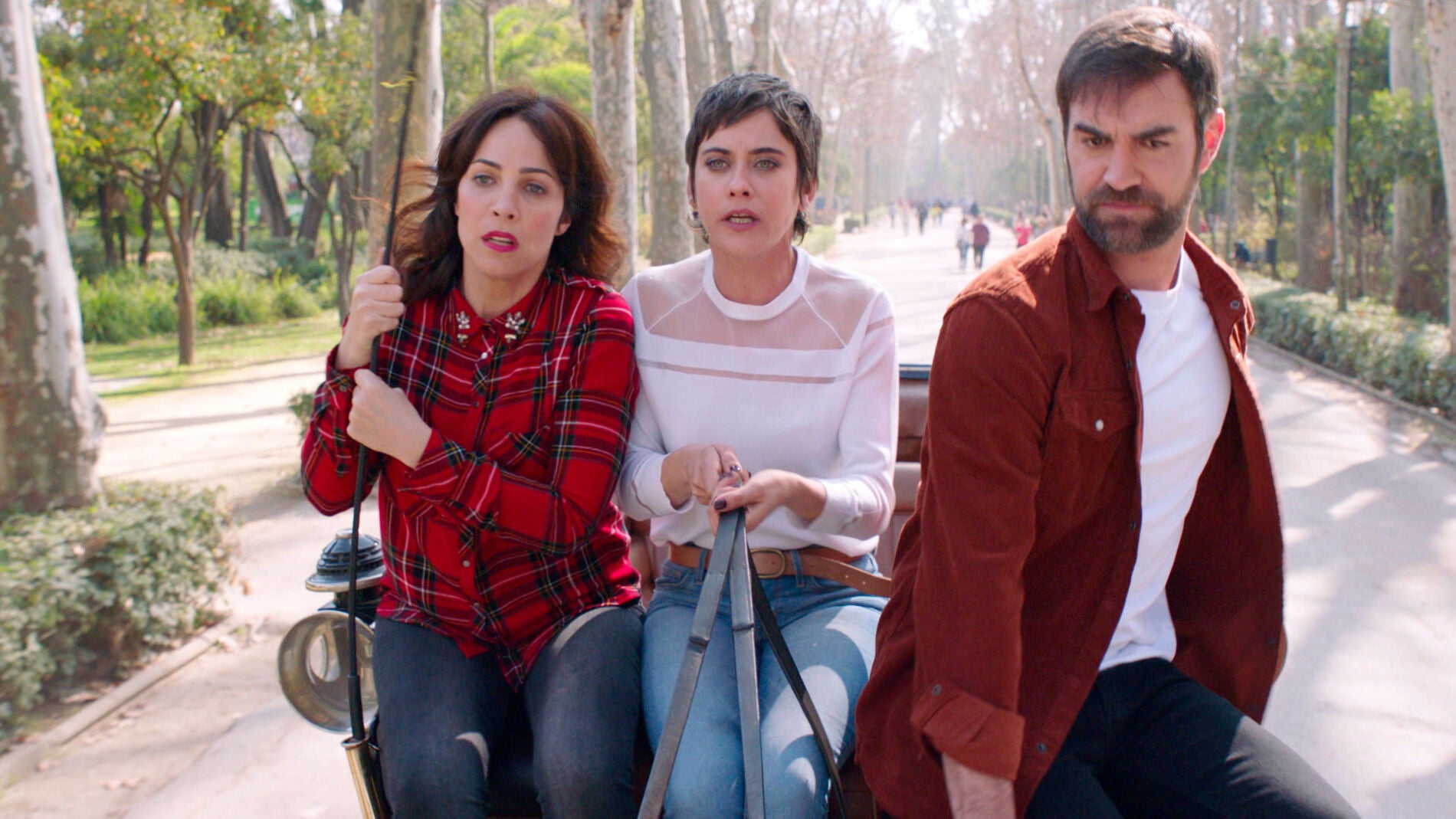 Un tr&iacute;o al borde de la desesperaci&oacute;n y guerra de cuadrillas 