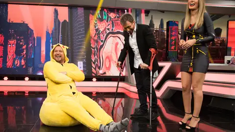 El Monaguillo consigue aprobar gracias a su actitud y su 'Batapuff' en 'El Hormiguero 3.0' El Monaguillo consigue aprobar gracias a su actitud y su 'Batapuff' en 'El Hormiguero 3.0'