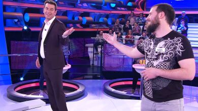 El heavy de '¡Ahora caigo!' que se pone romántico con Arturo Valls: canta boleros y hasta El Junco