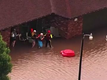 Rescate a los vecinos tras las inundaciones