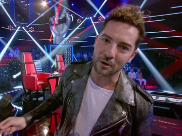 David Bisbal rompe el sillón de Paulina Rubio en ‘La Voz Senior’ David Bisbal rompe el sillón de Paulina Rubio en ‘La Voz Senior’