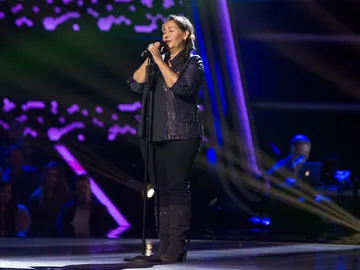 “Gracias por ser tan honesta”, así le ha agradecido Pablo López su actuación en las Audiciones a ciegas a Enriqueta Caballero. Tras una intensa lucha del coach malagueño con Antonio Orozco por llevarse a la talent a su equipo, la decisión estaba tomada: “Eligiéndote a ti, os elijo a los dos”. “Gracias por ser tan honesta”, así le ha agradecido Pablo López su actuación en las Audiciones a ciegas a Enriqueta Caballero. Tras una intensa lucha del coach malagueño con Antonio Orozco por llevarse a la talent a su equipo, la decisión estaba tomada: “Eligiéndote a ti, os elijo a los dos”.