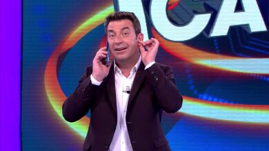 Arturo Valls recibe la llamada de su madre en pleno '¡Ahora caigo!' 