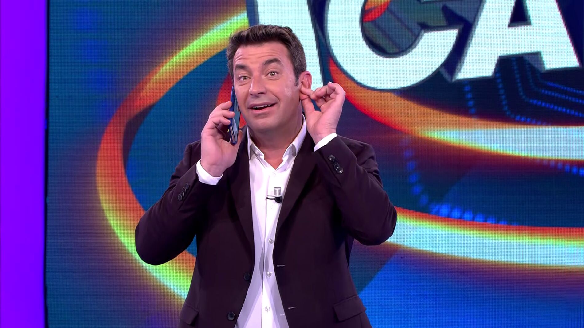 Arturo Valls recibe la llamada de su madre en pleno '&iexcl;Ahora caigo!' 