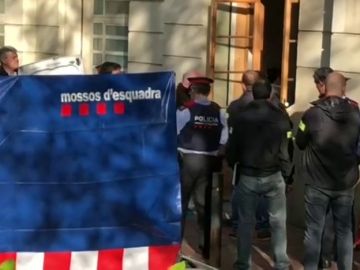 Una menor de 17 años, degollada en un bar de Barcelona Una menor de 17 años, degollada en un bar de Barcelona