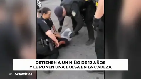 Brutal detención a un niño afroamericano de 12 años en Estados Unidos Brutal detención a un niño afroamericano de 12 años en Estados Unidos