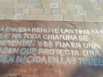 Placa de homenaje a María Zambrano Placa de homenaje a María Zambrano