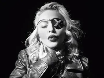 Madonna en el vídeo de Crave Madonna en el vídeo de Crave