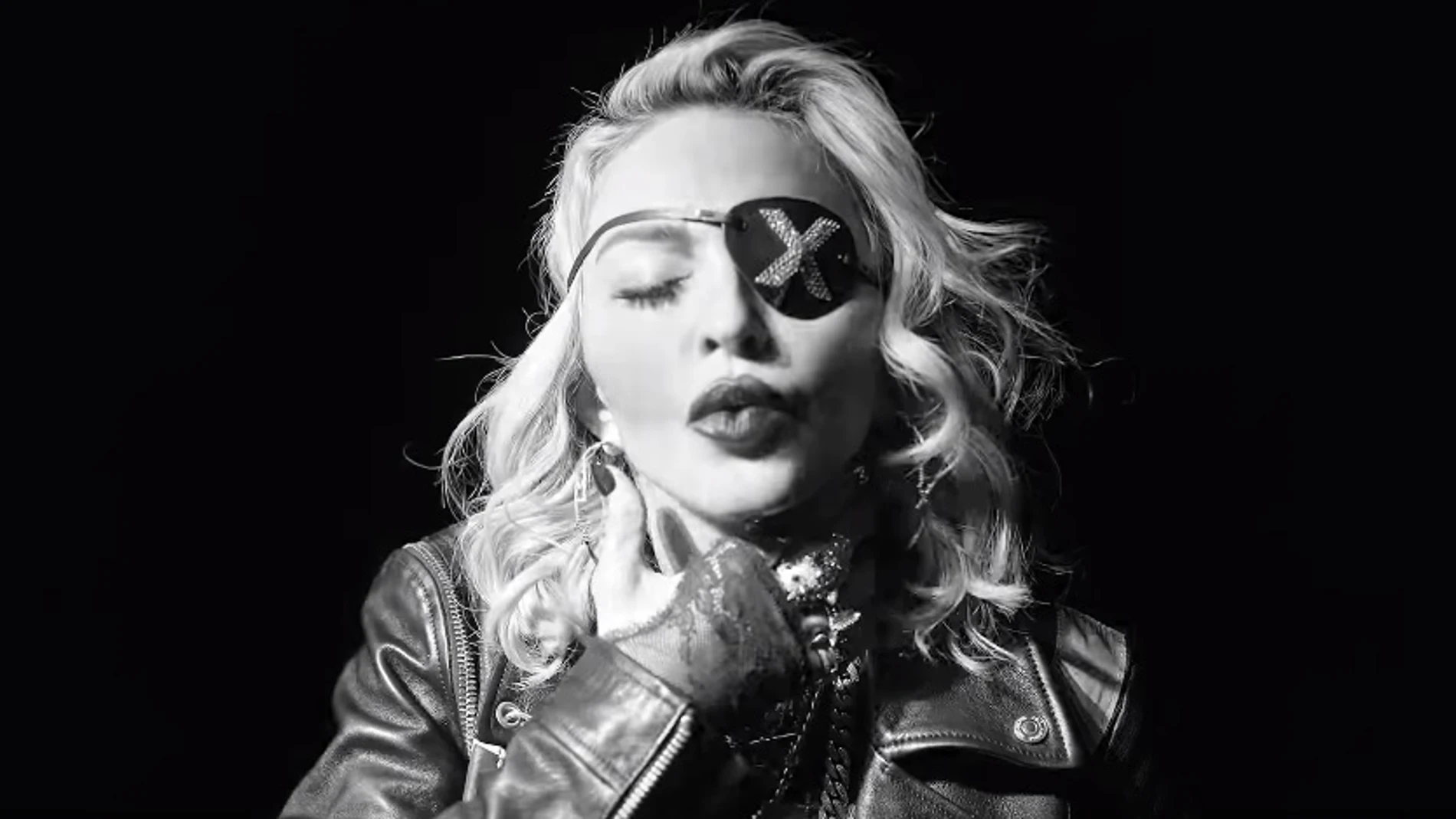 Madonna en el vídeo de Crave Madonna en el vídeo de Crave