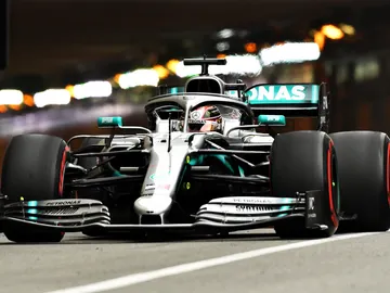 Lewis Hamilton pilota el Mercedes en el trazado de Montecarlo Lewis Hamilton pilota el Mercedes en el trazado de Montecarlo
