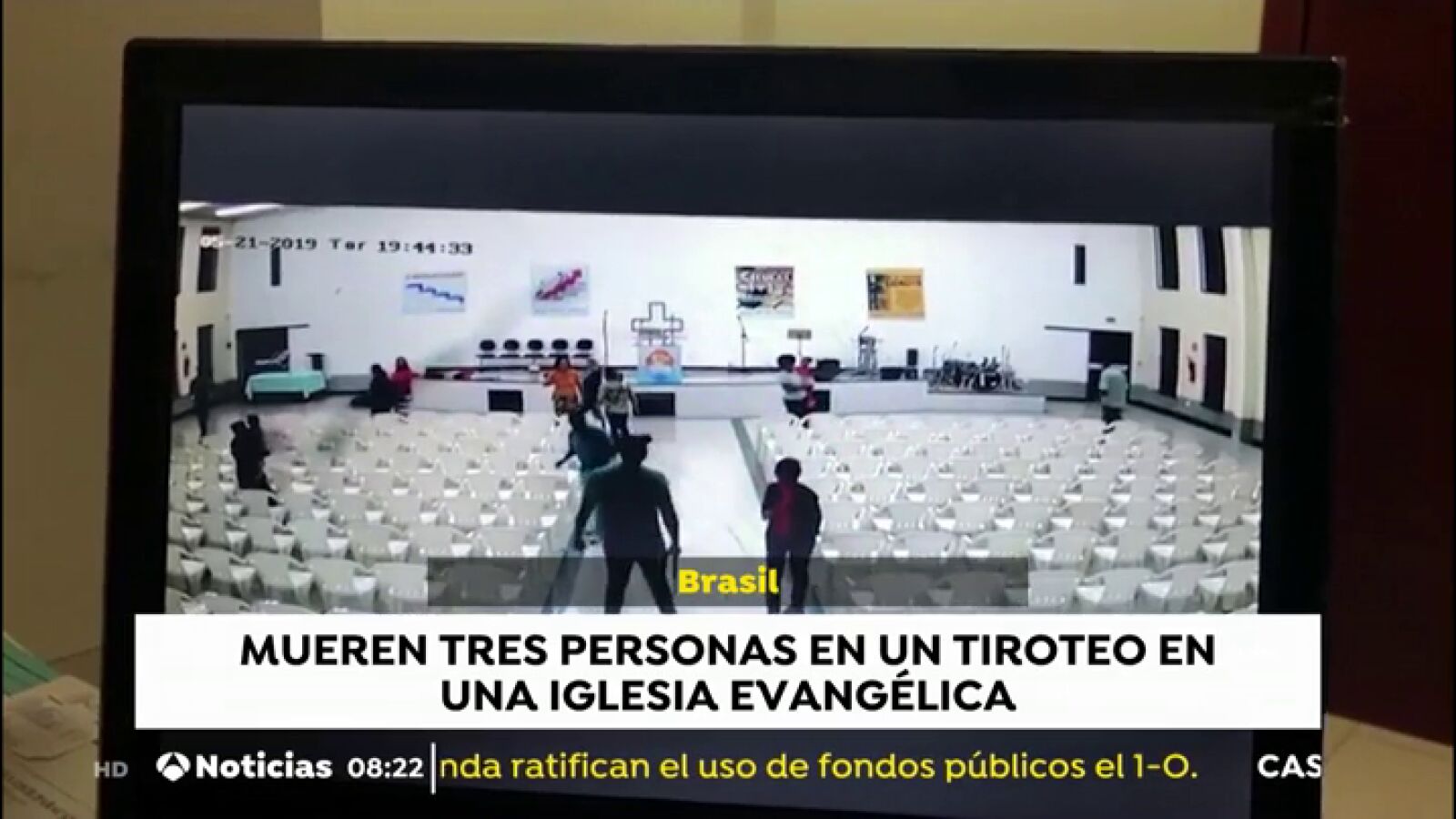 Mata a tres personas en una iglesia evangélica después de apuñalar a su mujer en el cuello