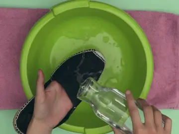 Cómo impermeabilizar tus zapatillas para que repelan agua y manchas Cómo impermeabilizar tus zapatillas para que repelan agua y manchas