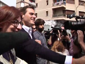 Albert Rivera hace campaña en el pueblo de Josu Ternera